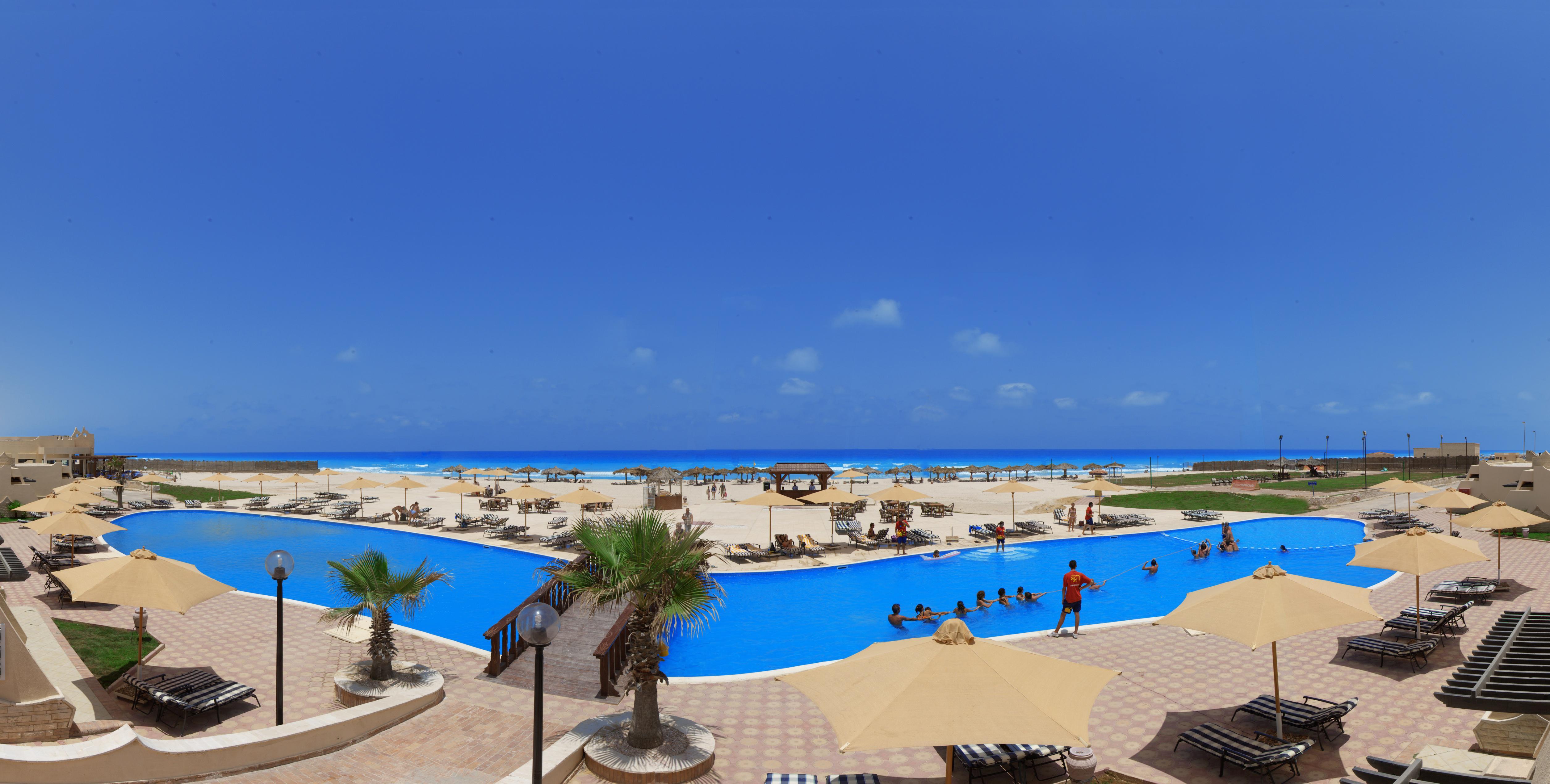 보그 엘 아랍 비치 호텔 보르그 엘 아랍 외부 사진 The beach at the resort