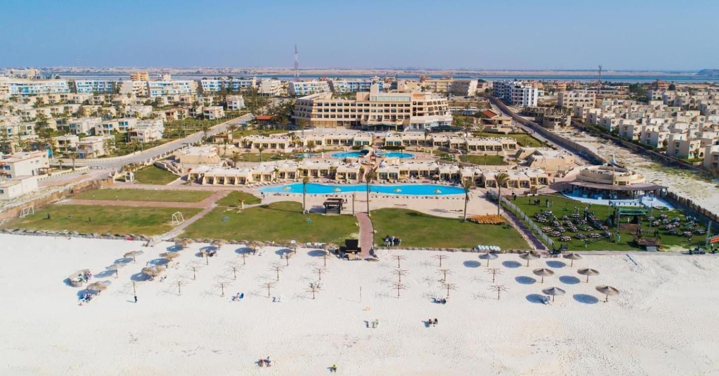 보그 엘 아랍 비치 호텔 보르그 엘 아랍 외부 사진 Aerial view of the resort